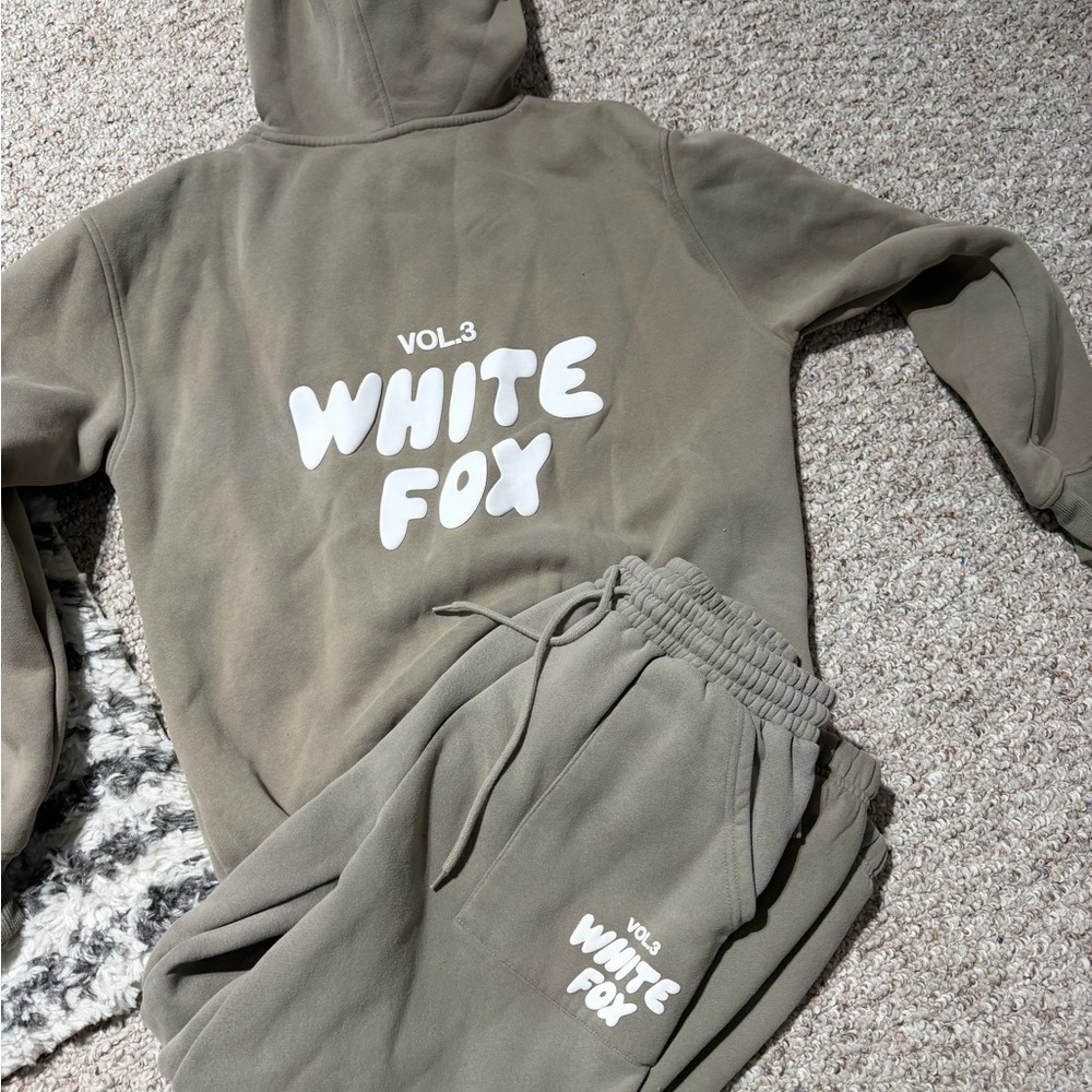White fox boutique women's loungewear sweat set offstage hoodie xs/small fawn